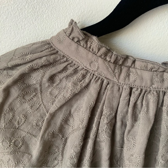 EVEREVE Palmer Embroidered Blouse Top Embroidered Mocha Small - Picture 5 of 12